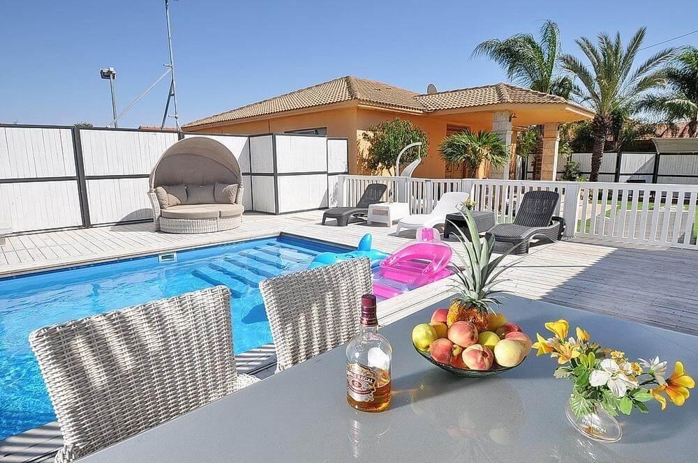 אחוזת בר דרום  2  נופש - וי פור ויקיישן - V for Vacation