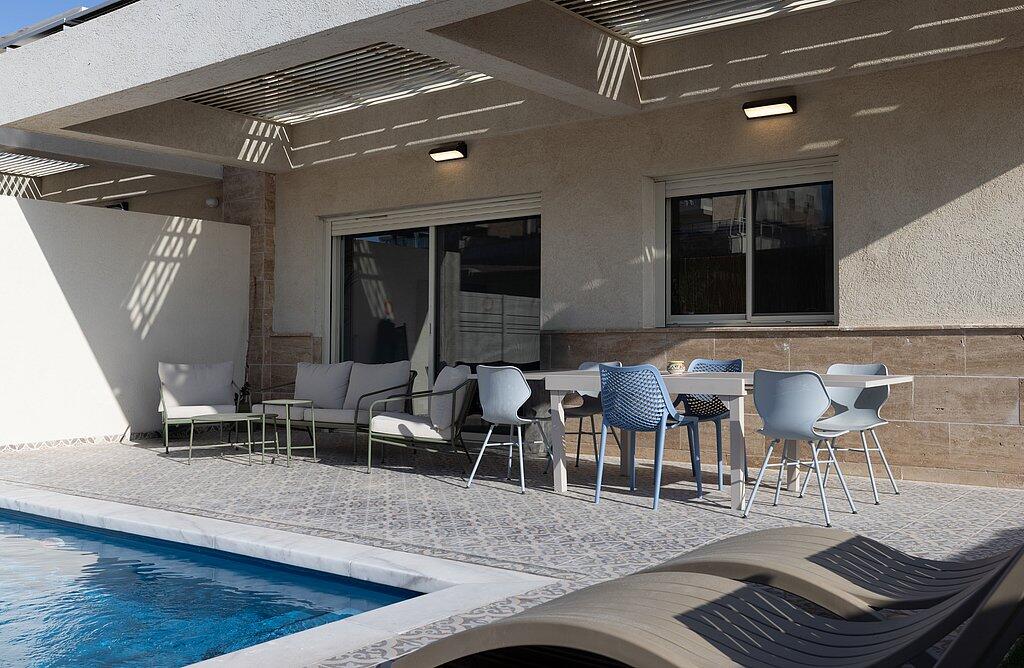 וילה פאן בריכה מחוממת - Villa Fun דרום  4  נופש - וי פור ויקיישן - V for Vacation