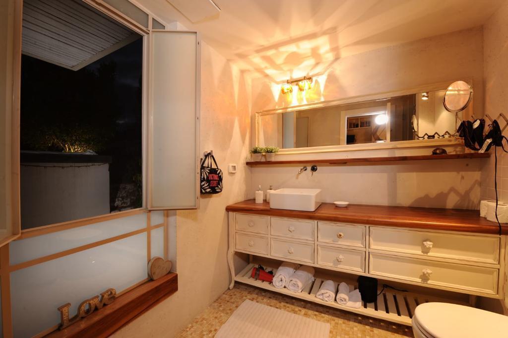 סאנסט וילה - The Sunset Villa מרכז  18  נופש - וי פור ויקיישן - V for Vacation