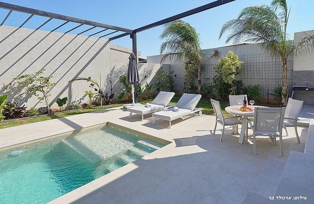 לומה סוויט צפון  42  נופש - וי פור ויקיישן - V for Vacation