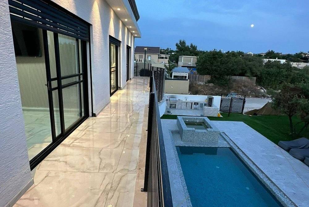 אחוזת אלונים ירכא צפון  14  נופש - וי פור ויקיישן - V for Vacation