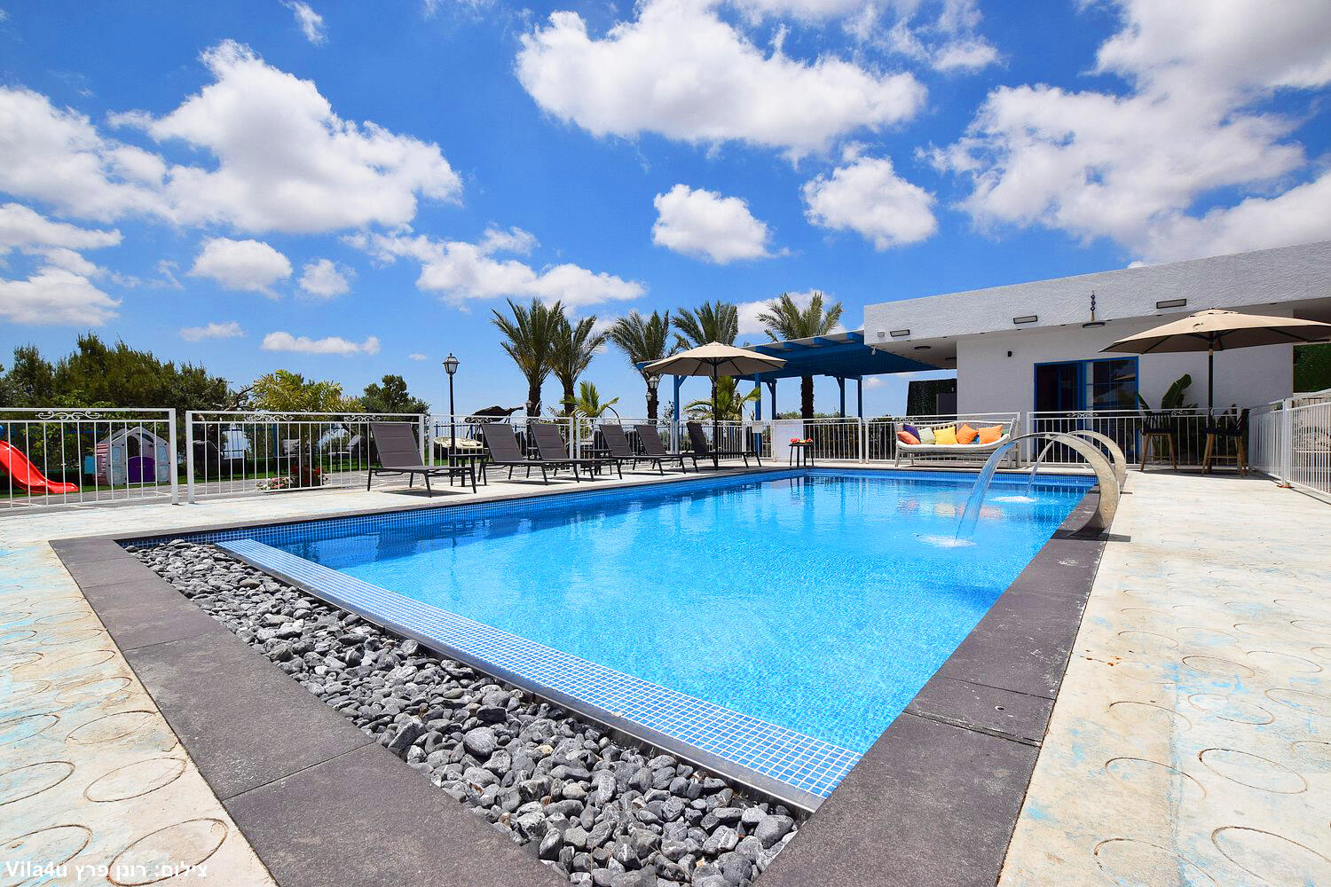 אחוזת מיקונוס ירכא צפון  30  נופש - וי פור ויקיישן - V for Vacation