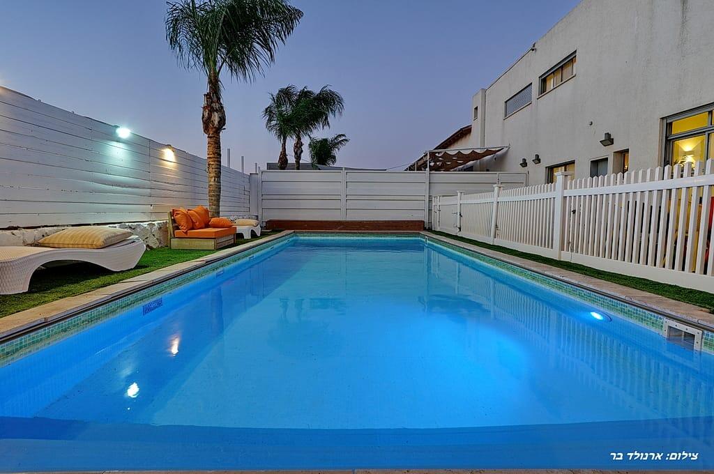 וילה דקל כחול צפון  49  נופש - וי פור ויקיישן - V for Vacation