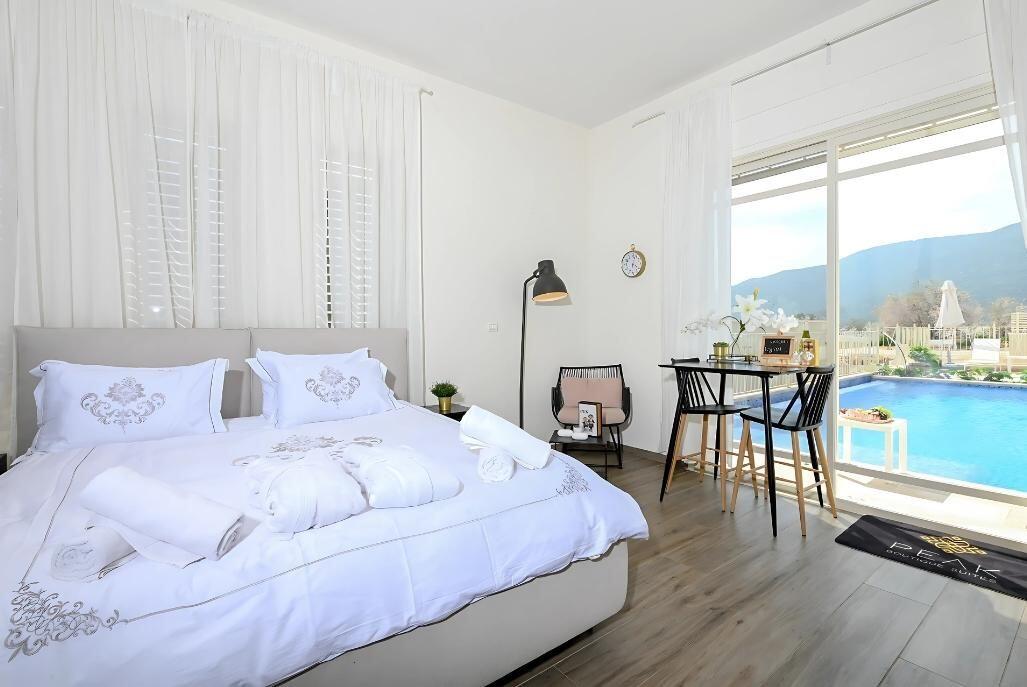 Peak Boutique Suites - סוויטות פיק צפון  4  נופש - וי פור ויקיישן - V for Vacation