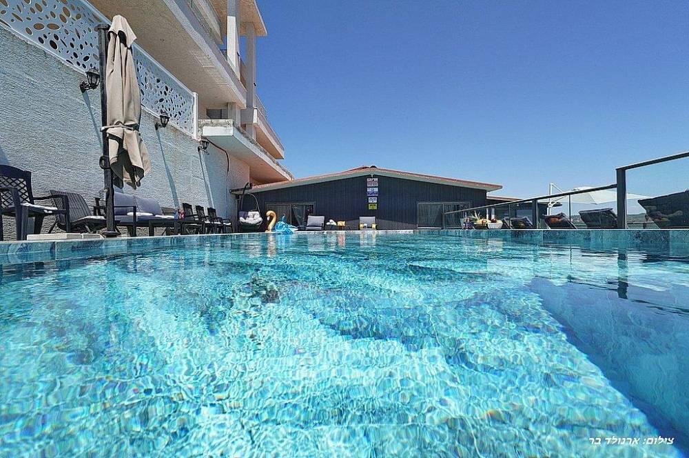 אחוזת אורפז צפון  48  נופש - וי פור ויקיישן - V for Vacation