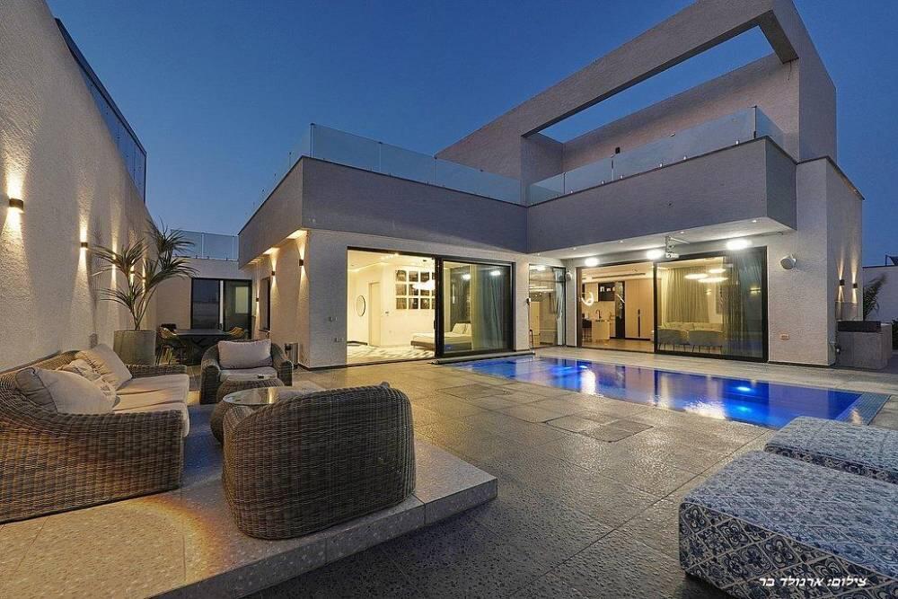 וילה אריא סינמה צפון  25  נופש - וי פור ויקיישן - V for Vacation