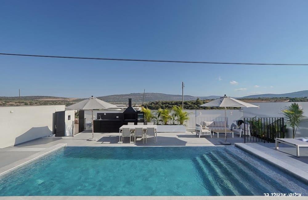 אחוזת קומו בוטיק - Como Boutique צפון  1  נופש - וי פור ויקיישן - V for Vacation