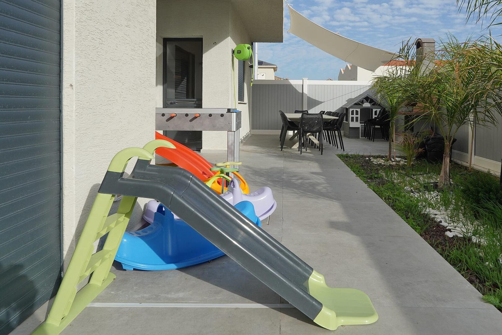 וילה הראל צפון  26  נופש - וי פור ויקיישן - V for Vacation