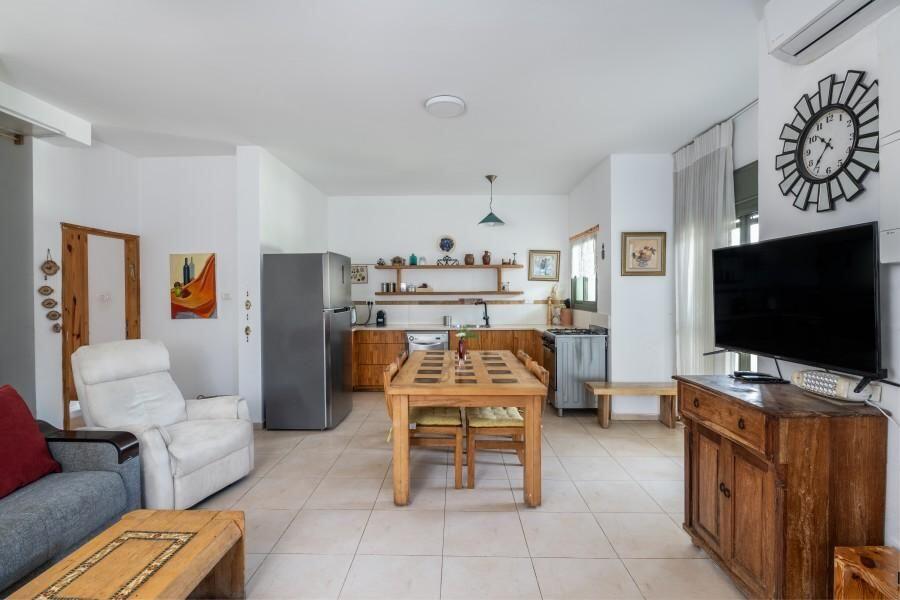 שיר החורש צפון  6  נופש - וי פור ויקיישן - V for Vacation