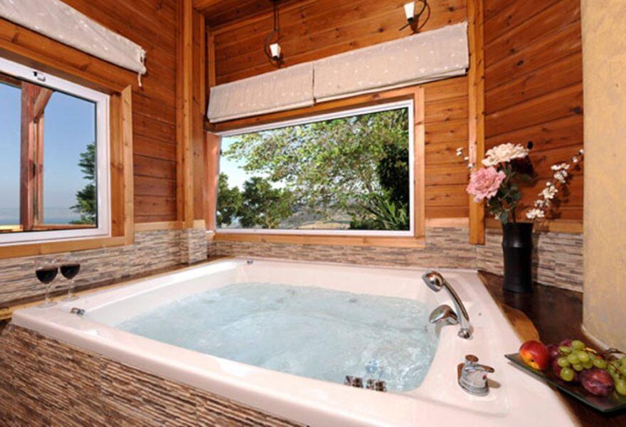 אחוזת מול כנרת צפון  13  נופש - וי פור ויקיישן - V for Vacation