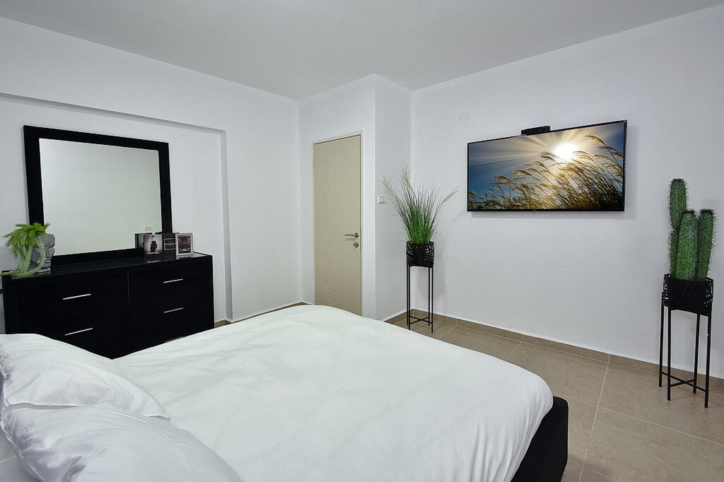 וילה קינג פאלאס צפון  18  נופש - וי פור ויקיישן - V for Vacation