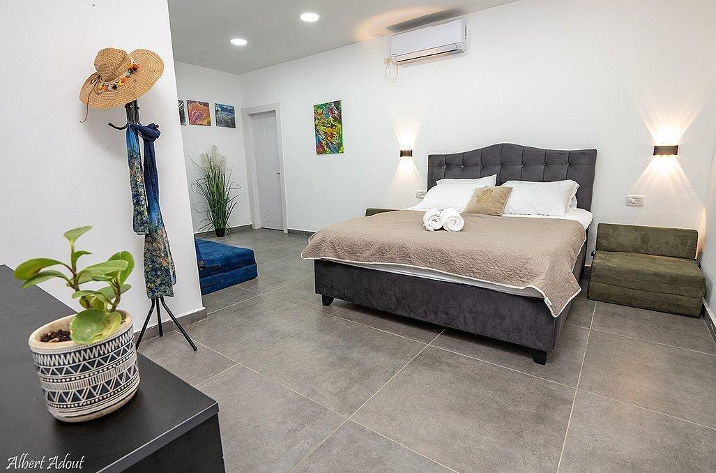 מתחם אירוח מיכאל צפון  7  נופש - וי פור ויקיישן - V for Vacation