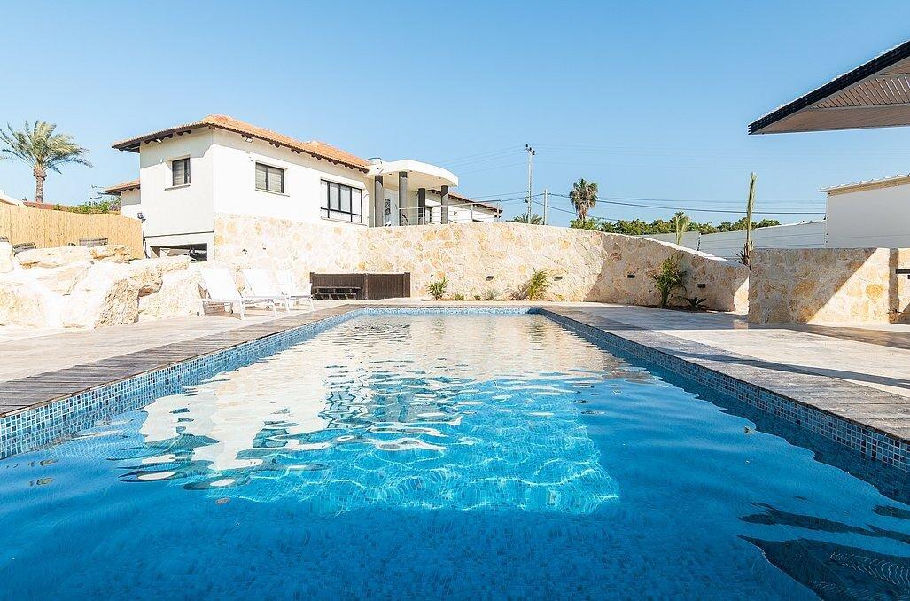 וילה שקיעות אדומות דרום  22  נופש - וי פור ויקיישן - V for Vacation