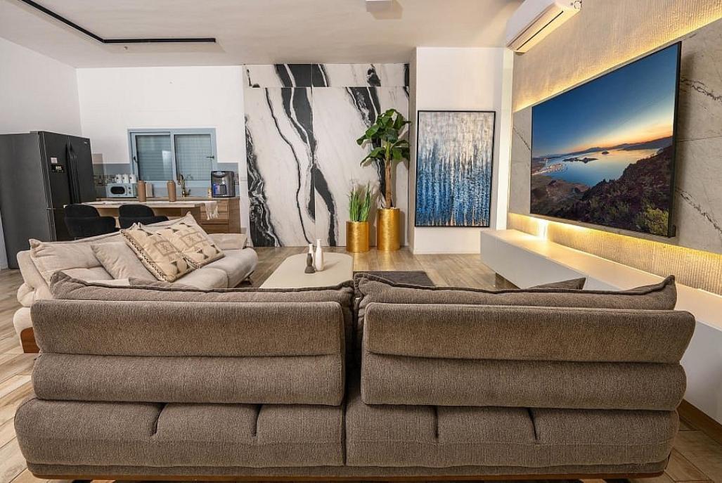 וילה אריאה בלו בוטיק צפון  25  נופש - וי פור ויקיישן - V for Vacation