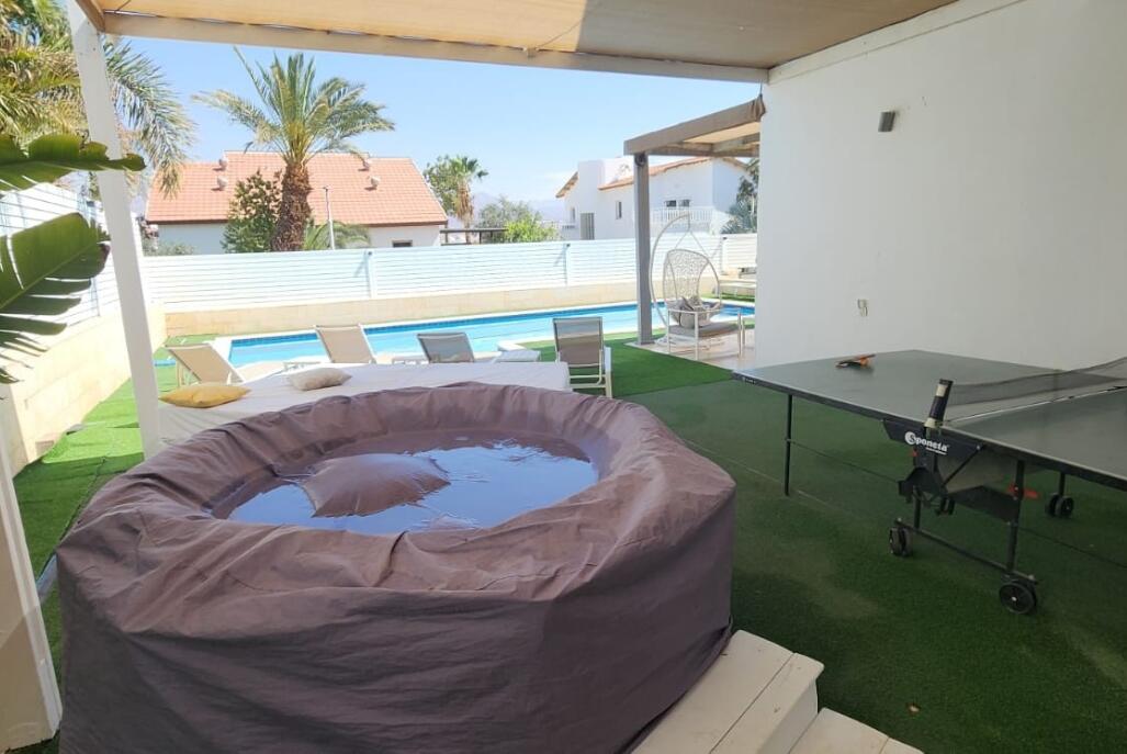 וילה ניס דרום  10  נופש - וי פור ויקיישן - V for Vacation