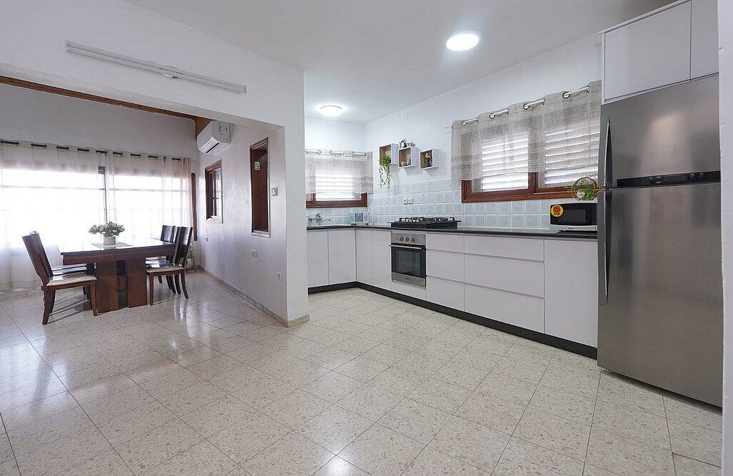 שלווה במושבה צפון  8  נופש - וי פור ויקיישן - V for Vacation