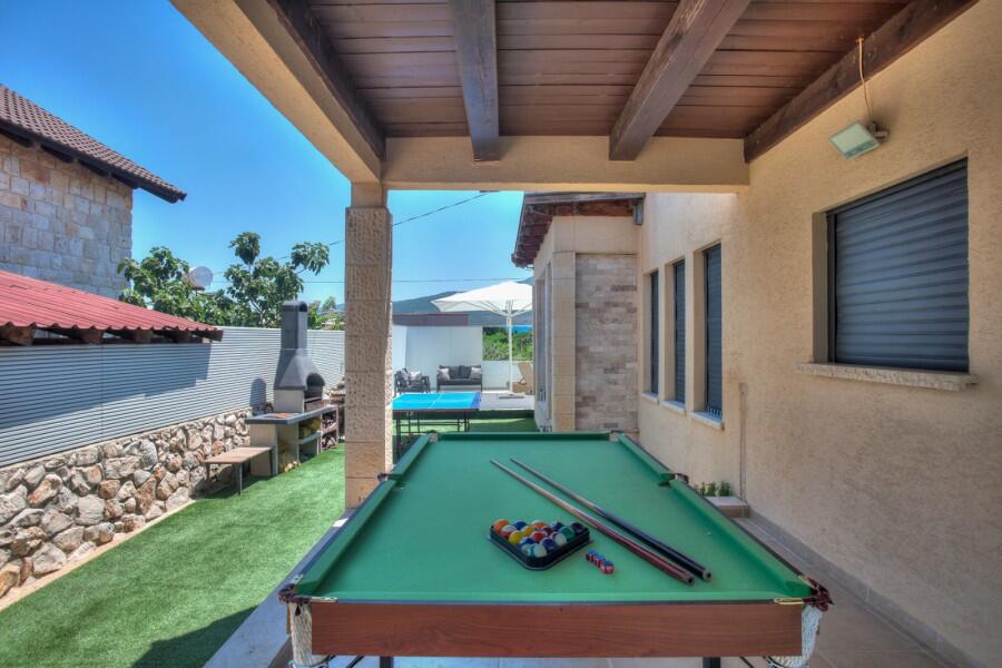 וילת יוקרה אחוזת נשרים צפון  5  נופש - וי פור ויקיישן - V for Vacation