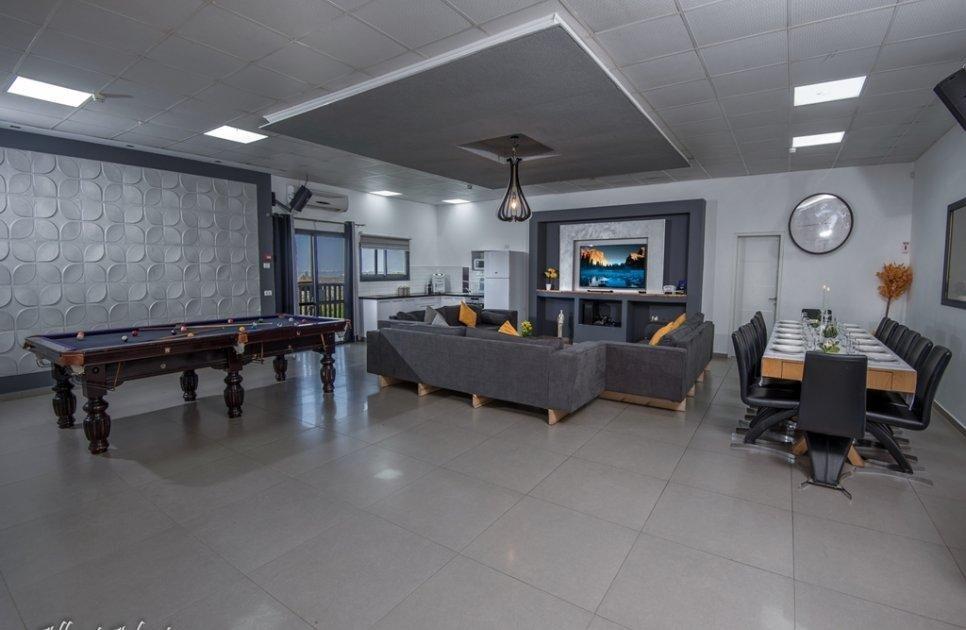 וילה מונסון פרימיום צפון  22  נופש - וי פור ויקיישן - V for Vacation