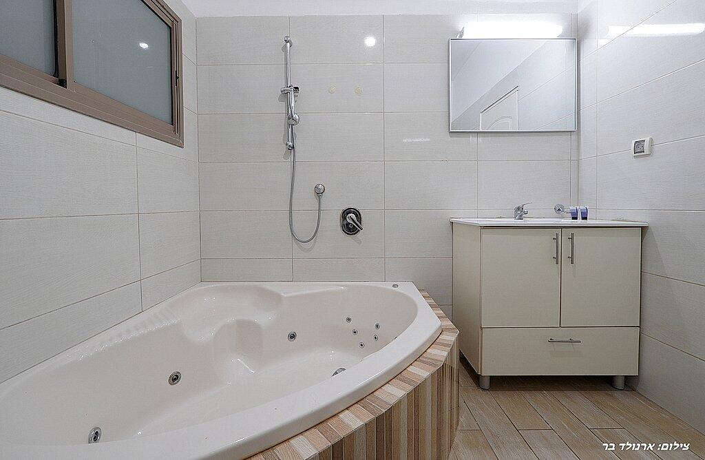 וילה ונילה צפון  28  נופש - וי פור ויקיישן - V for Vacation