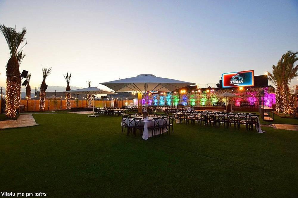 אמיליה איוונטס מרכז  30  לופט 4 יו