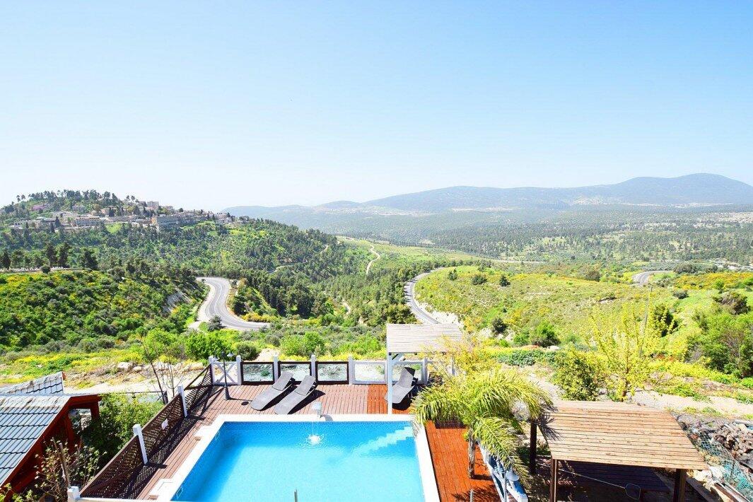 בקתות נוף אורנים צפון  8  נופש - וי פור ויקיישן - V for Vacation