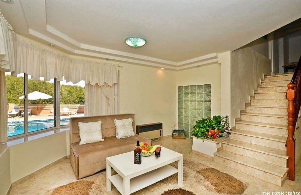 הולידיי פול צפון  15  נופש - וי פור ויקיישן - V for Vacation