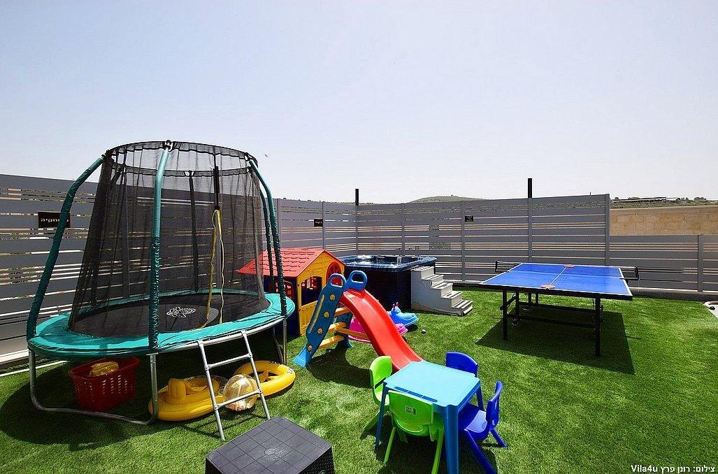 וילה סטאר לייט צפון  4  נופש - וי פור ויקיישן - V for Vacation