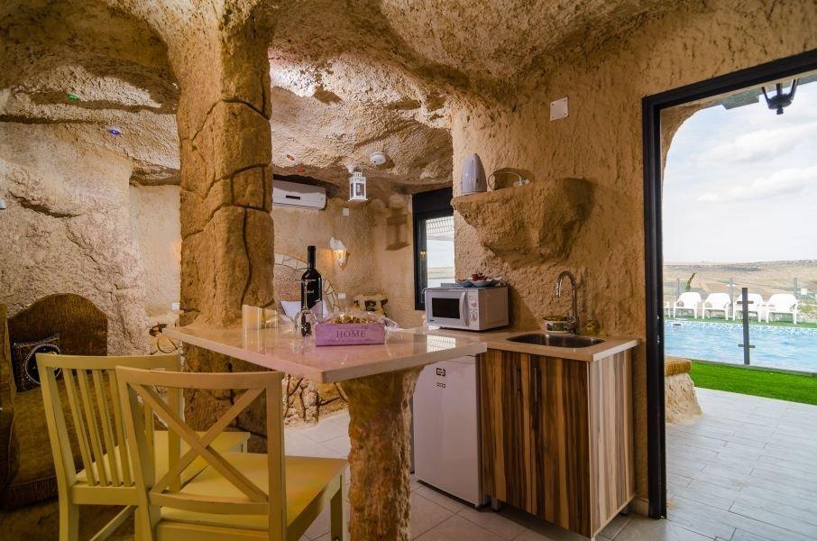 מערות נוף הצוק צפון  17  נופש - וי פור ויקיישן - V for Vacation