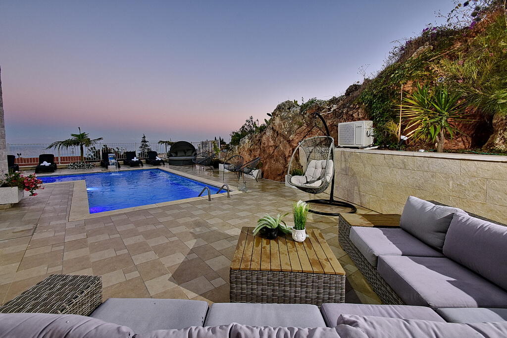 וילה קינג פאלאס צפון  3  נופש - וי פור ויקיישן - V for Vacation