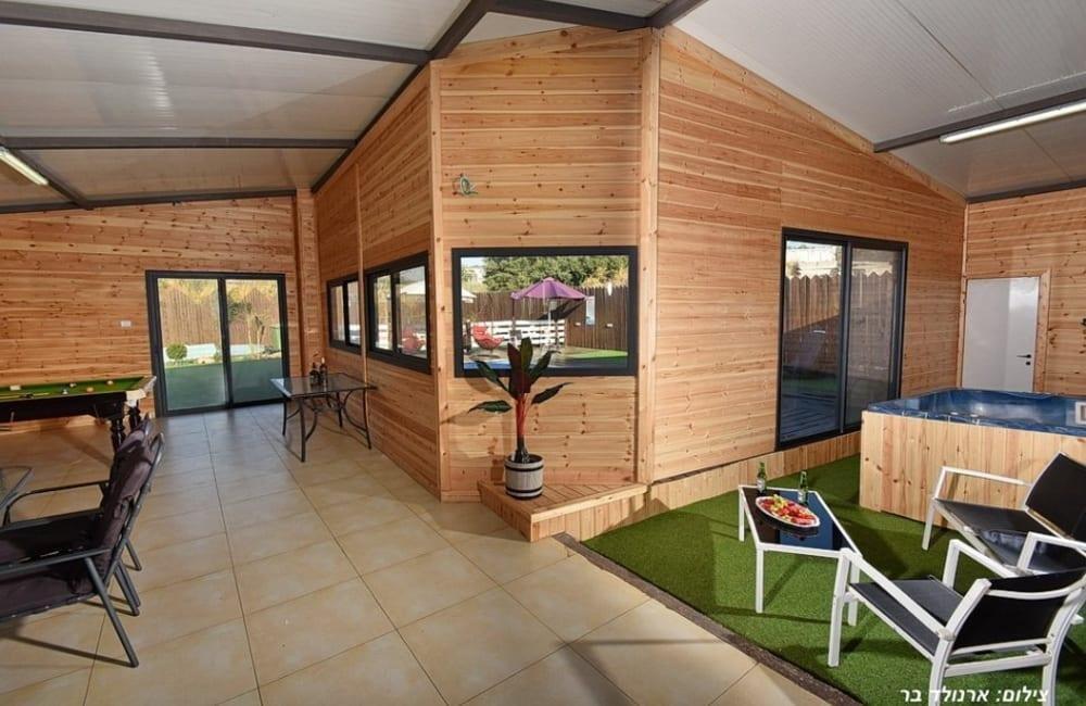 וילה יאניס צפון  17  נופש - וי פור ויקיישן - V for Vacation