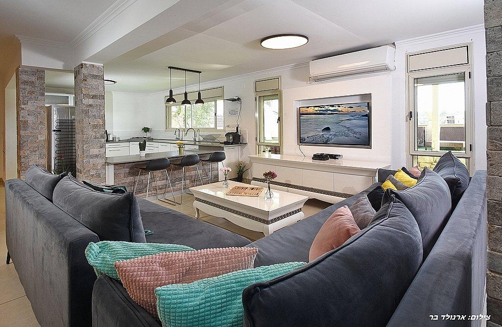 הוילה באחוזה צפון  22  נופש - וי פור ויקיישן - V for Vacation