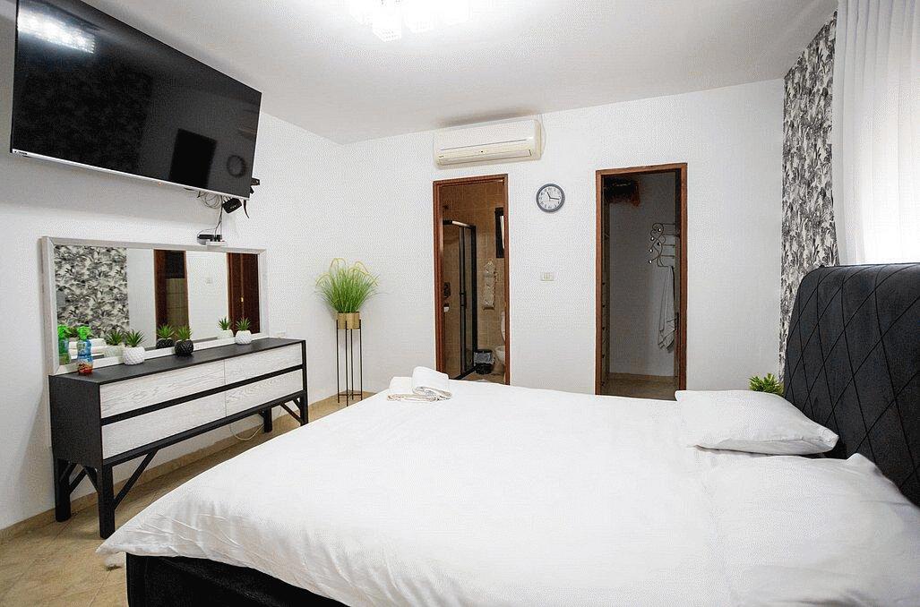 לאקי וילה צפון  8  נופש - וי פור ויקיישן - V for Vacation