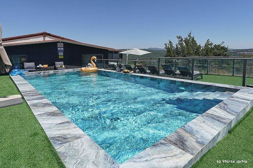 אחוזת אורפז צפון  70  נופש - וי פור ויקיישן - V for Vacation