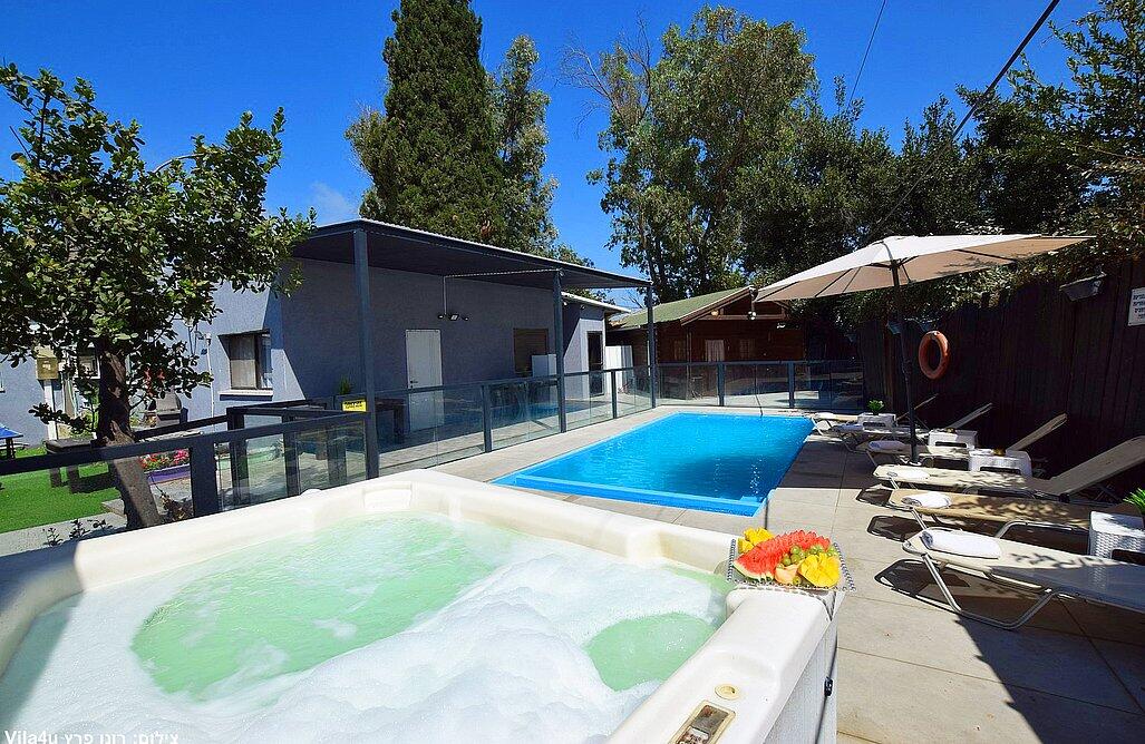 אחוזת הזוהר צפון  16  נופש - וי פור ויקיישן - V for Vacation