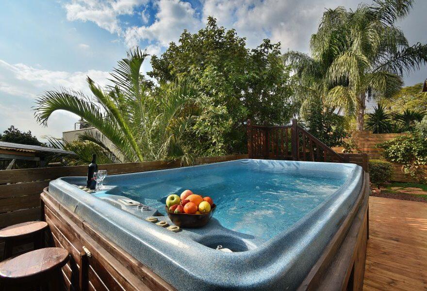 סוויטות שחור לבן צפון  3  נופש - וי פור ויקיישן - V for Vacation