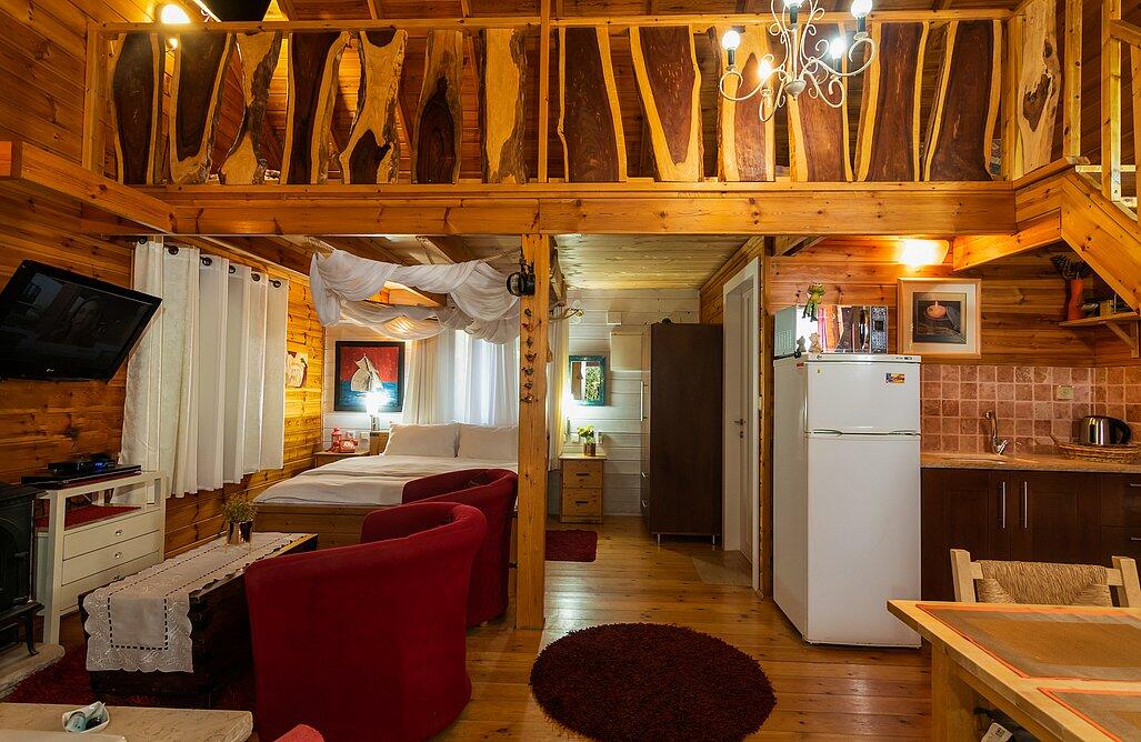 בקתות גבי בקצה היער צפון  5  נופש - וי פור ויקיישן - V for Vacation