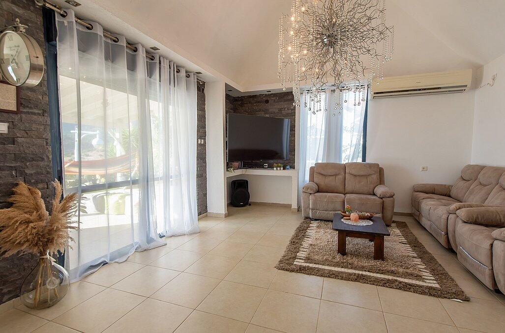 אחוזת קרן שמש צפון  6  נופש - וי פור ויקיישן - V for Vacation