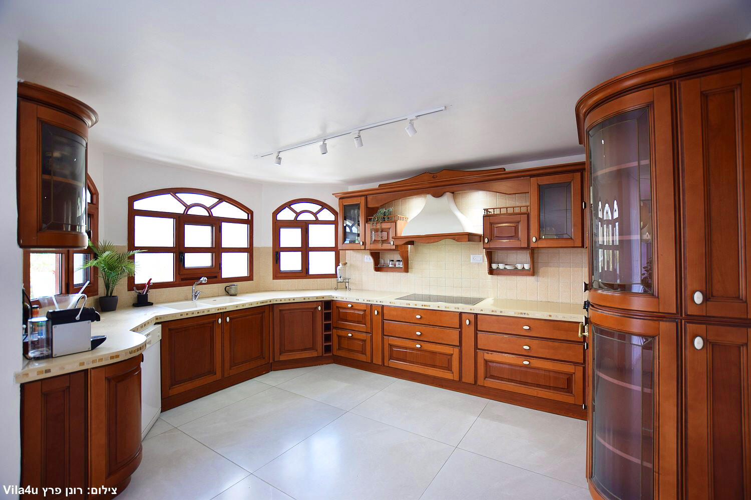 סוויטות רומאנס צפון  8  נופש - וי פור ויקיישן - V for Vacation