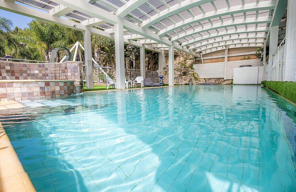 גני הצוק - וילת אירוח צפון  46  נופש - וי פור ויקיישן - V for Vacation