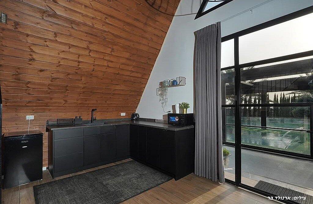 אחוזת קמפניה נירה - Campagna Nera צפון  28  נופש - וי פור ויקיישן - V for Vacation