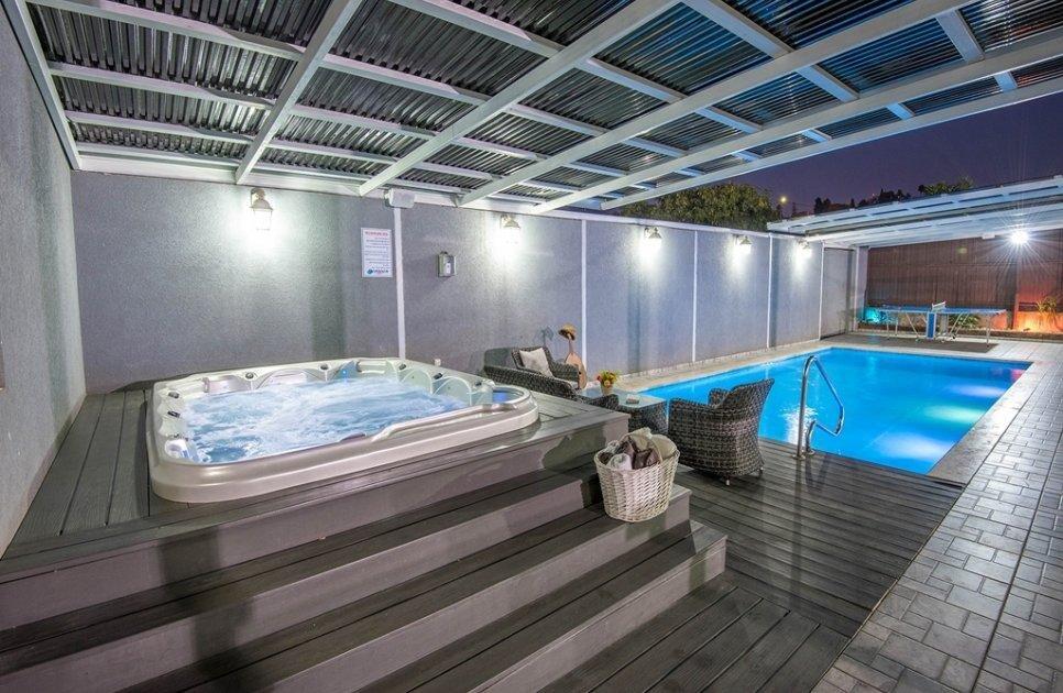 וילה מונסון פרימיום צפון  25  נופש - וי פור ויקיישן - V for Vacation