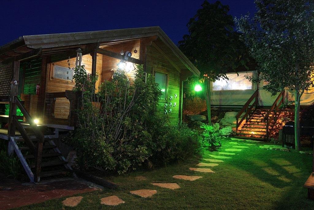 בקתות משי צפון  17  נופש - וי פור ויקיישן - V for Vacation