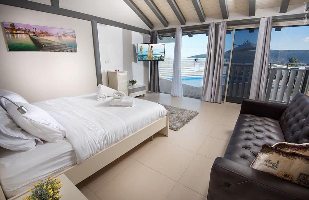 אחוזת נטלי צפון  20  נופש - וי פור ויקיישן - V for Vacation