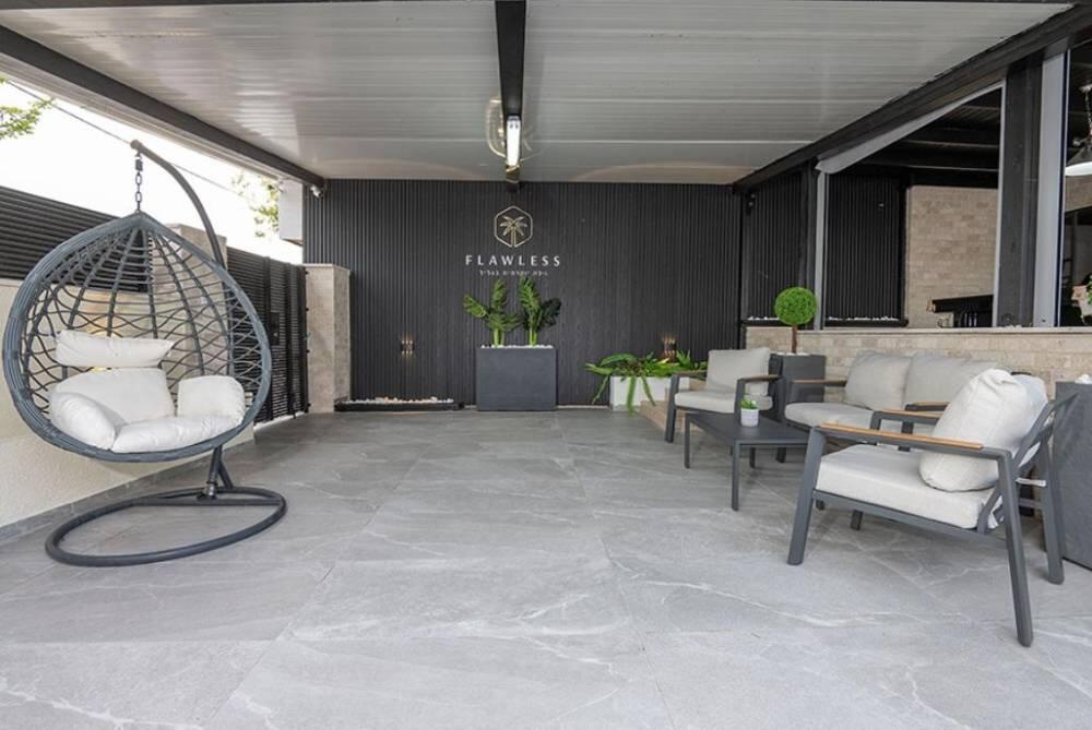 וילה פלואלס בוטיק צפון  8  נופש - וי פור ויקיישן - V for Vacation