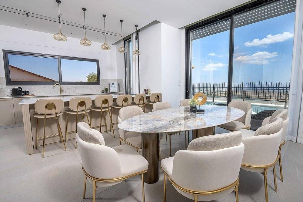 וילה רויאל טווינס בוטיק צפון  9  נופש - וי פור ויקיישן - V for Vacation