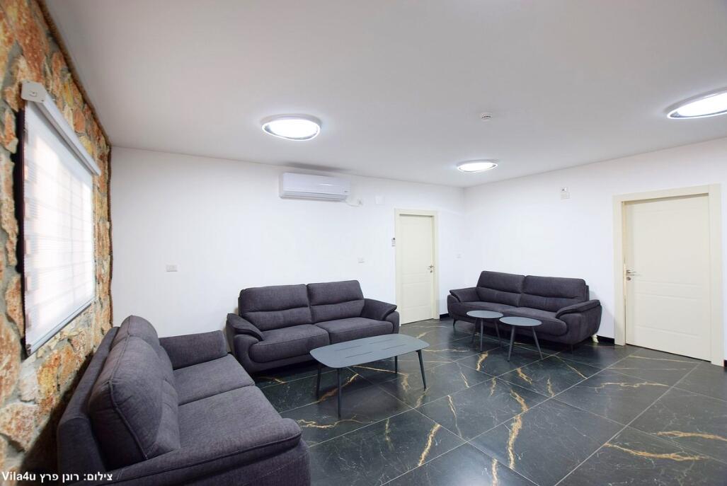 אחוזת אלונים ירכא צפון  7  נופש - וי פור ויקיישן - V for Vacation