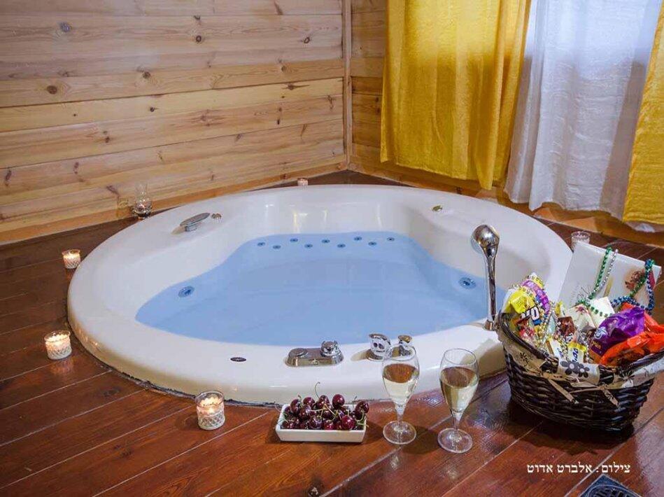 הבקתות של סיוון צפון  26  נופש - וי פור ויקיישן - V for Vacation