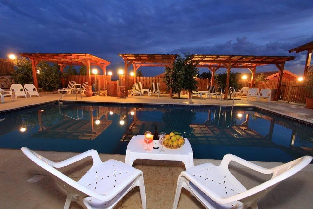 פינה בסג'רה צפון  23  נופש - וי פור ויקיישן - V for Vacation