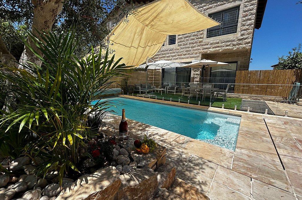 וילה בהר מרכז  26  נופש - וי פור ויקיישן - V for Vacation