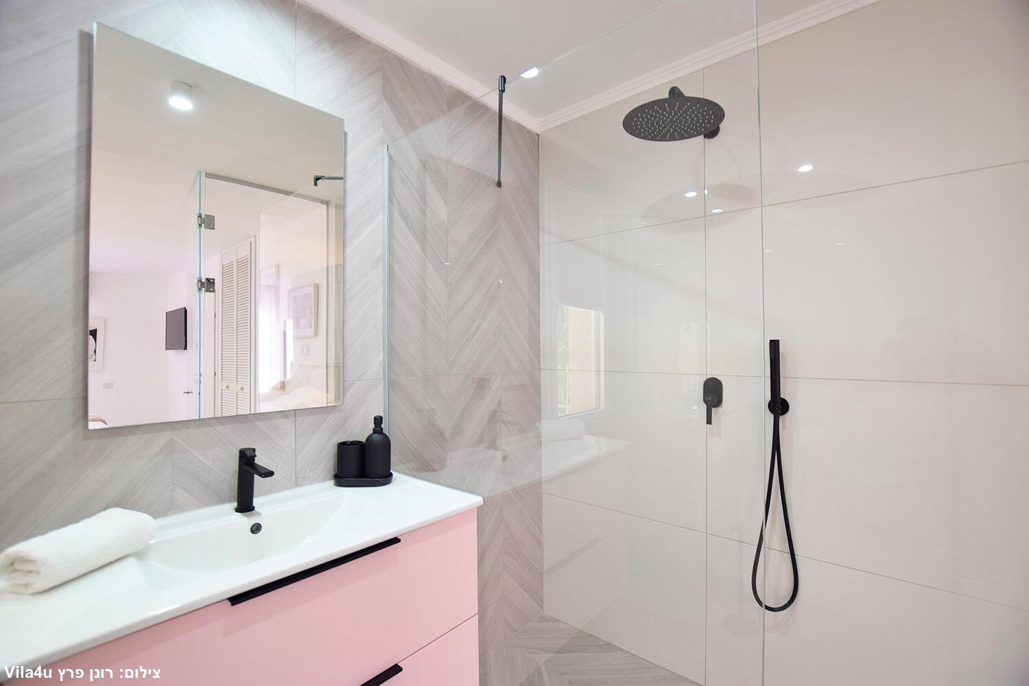 סוויטות רומאנס צפון  28  נופש - וי פור ויקיישן - V for Vacation